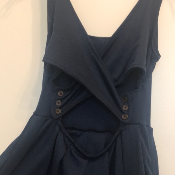 Dress - Picture 3 of 3